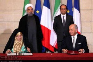 Der Besuch des Iranischen Präsidenten Rouhani (hinten, li.) in Frankreich im Januar 2016 war angeblich ertragreich: 20 Kooperationsvereinbarungen kamen zustande - Foto: Frankreichs Präsident, François Hollande (hinten, re.) hinten rechts, Irans Umweltamtschefin Masoumeh Ebtekar und Frankreichs Außenminister Laurent Fabius) 