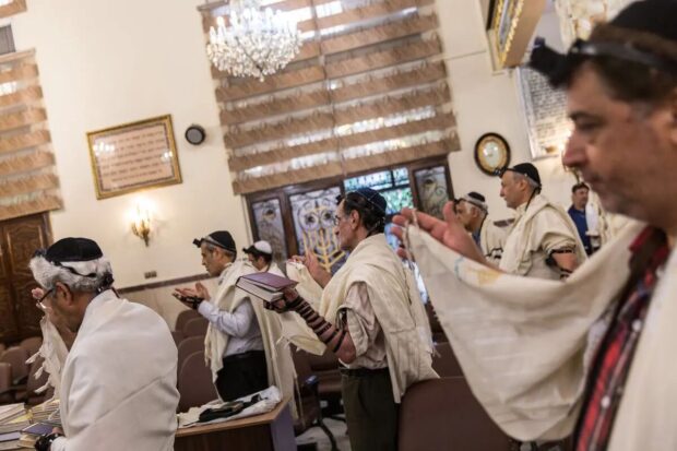 Vor der Islamischen Revolution lebten im Iran mehr als 80.000 Juden, heute sind es weniger als 8.000 J