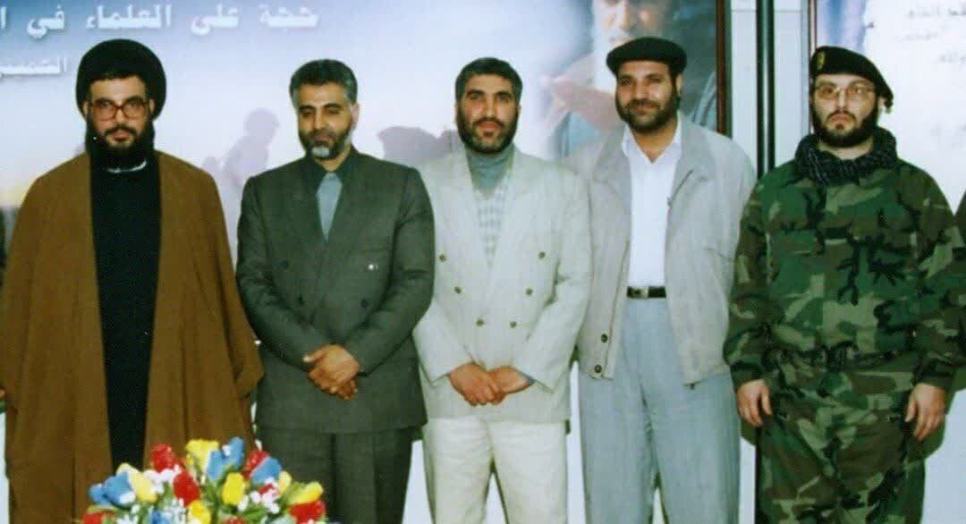 Von links: Hisbollahs Chef Hassan Nasrallah, General Ghasem Soleimani (getötet 2020), General Ahmad Kazemi (getötet bei einem Flugzeugabsturz, 2006), Razi Moussavi (getötet 2023), Imad Moghanieh (getötet 2008)