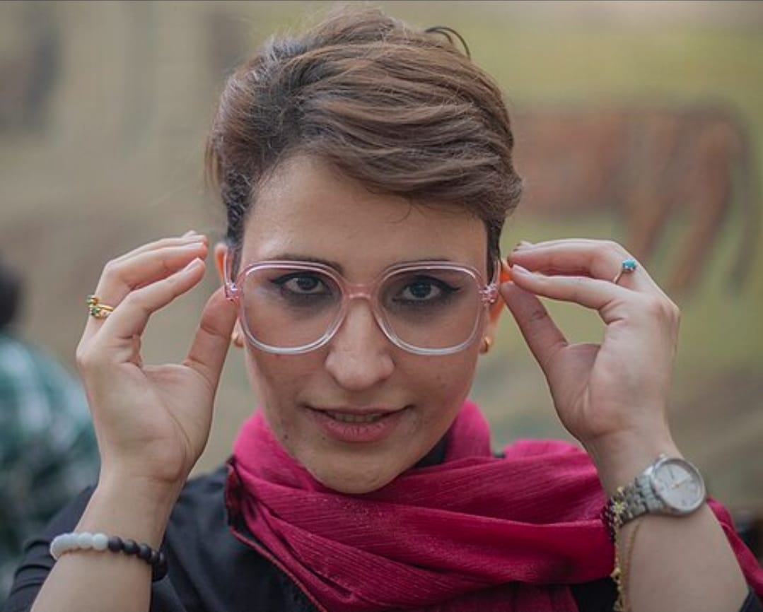 Aktivistin Motahareh Goonei, die in den letzten Jahren wiederholt verhaftet wurde